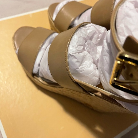 Michael Kors Brand new platform sandals - Picture 8 of 16